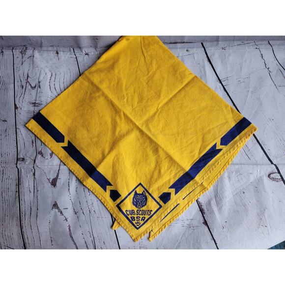BSA Wolf CUB Scout Yellow Neckerchief Scarf Official Uniform Boy #2 - Picture 3 of 4